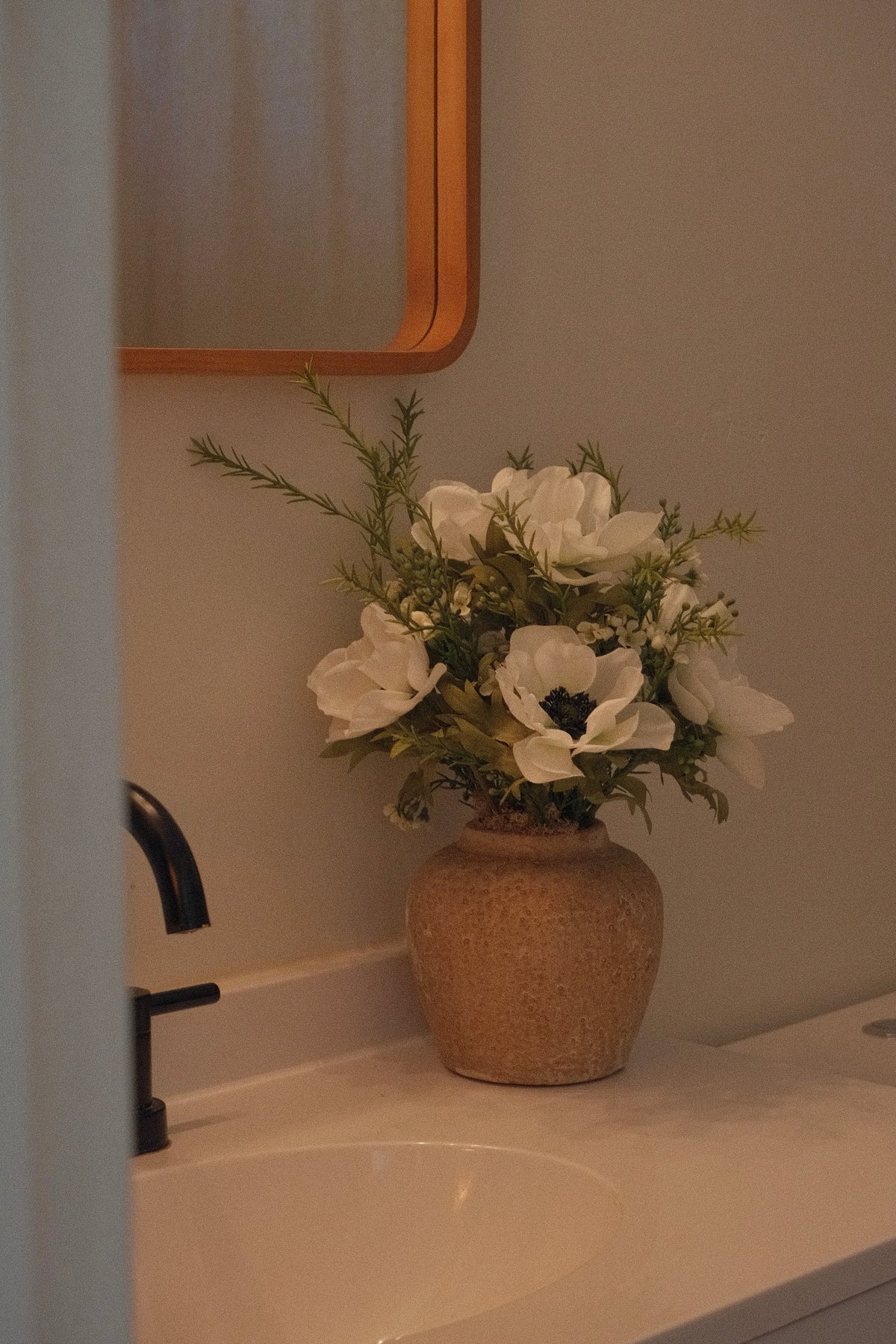15" Haley Pot with Anemone Floral Arrangement AR1983