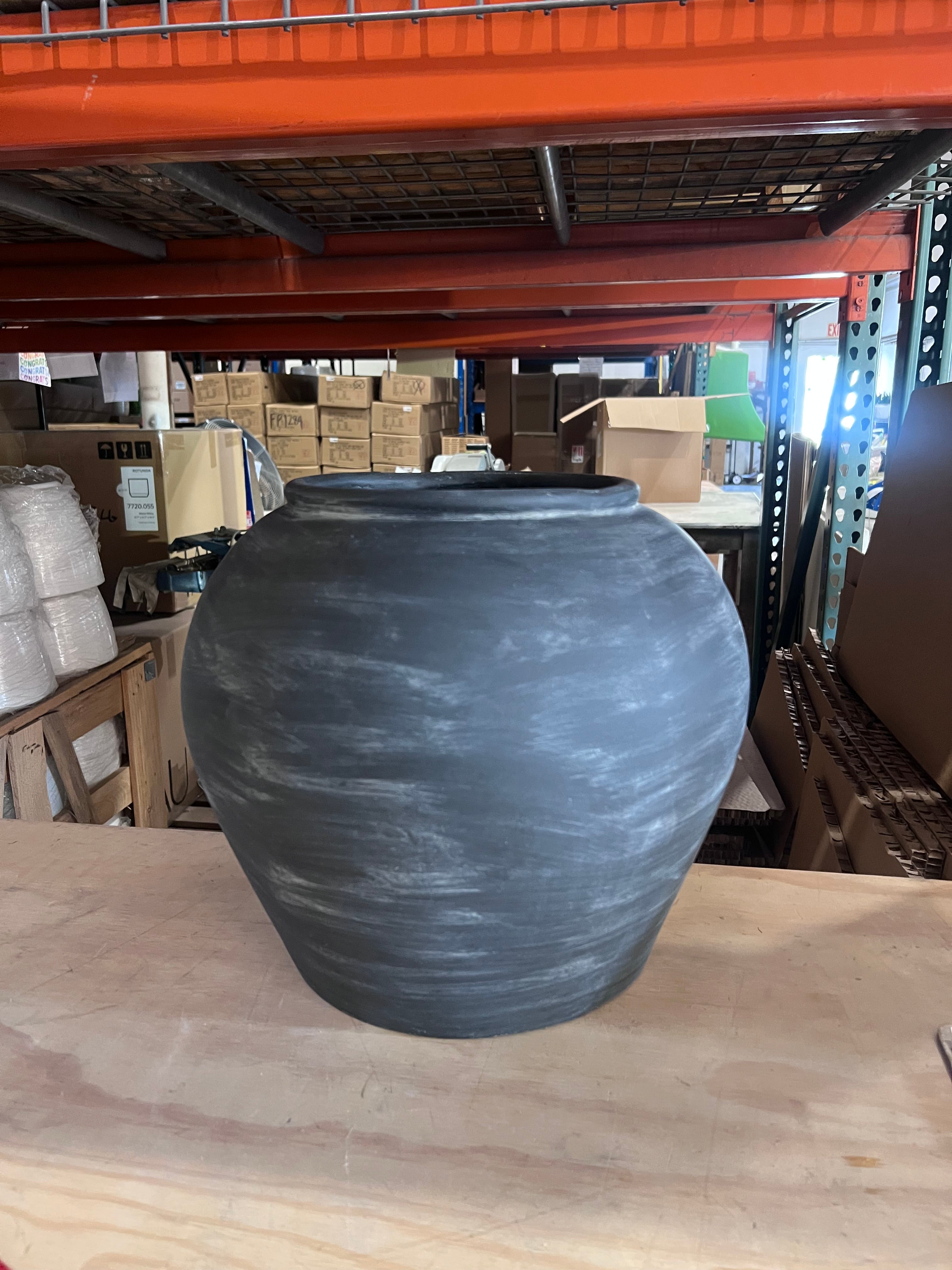 NEW  Rowen Pot  CN1363