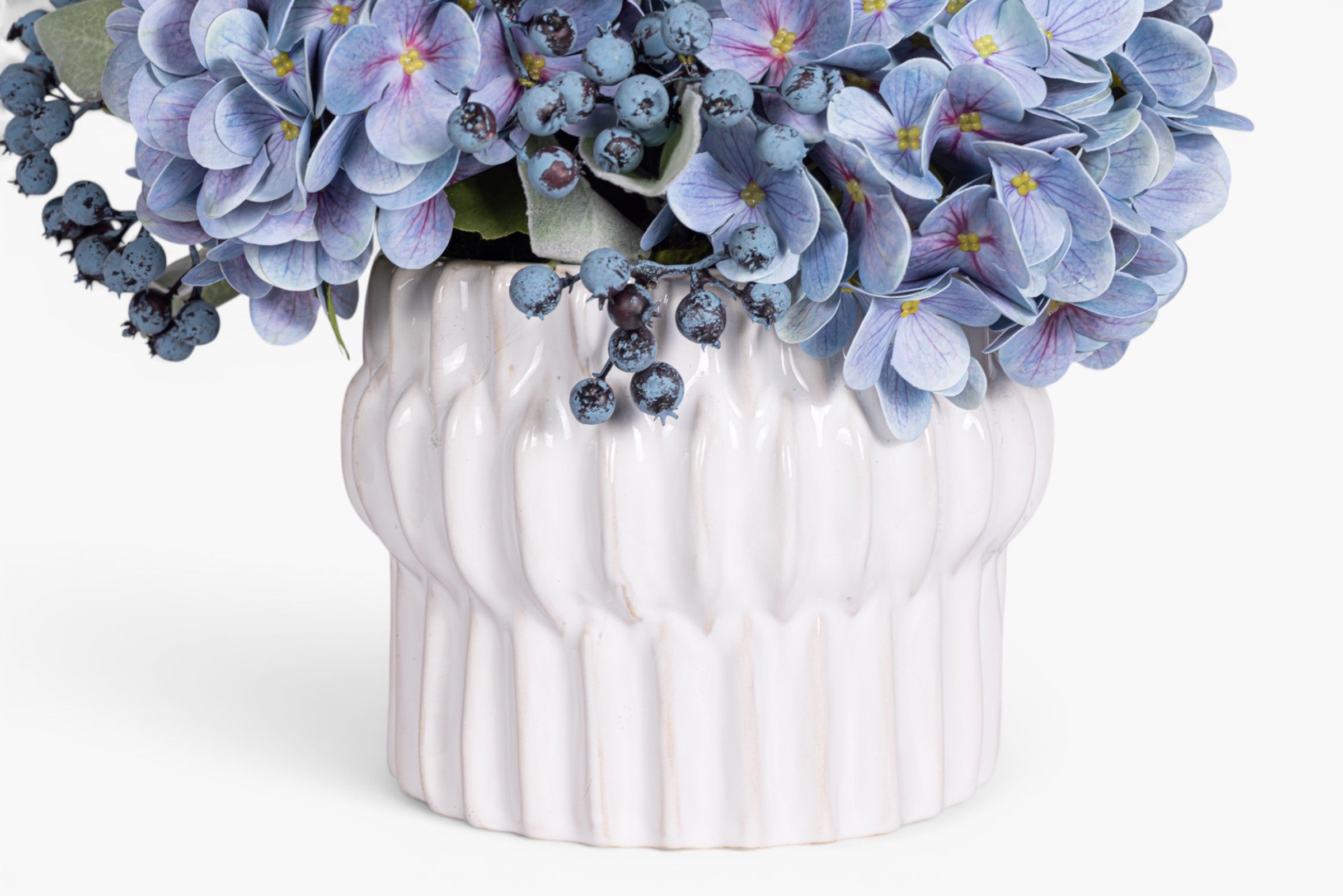 Beeker Pot with Hydrangea Arrangement AR2002
