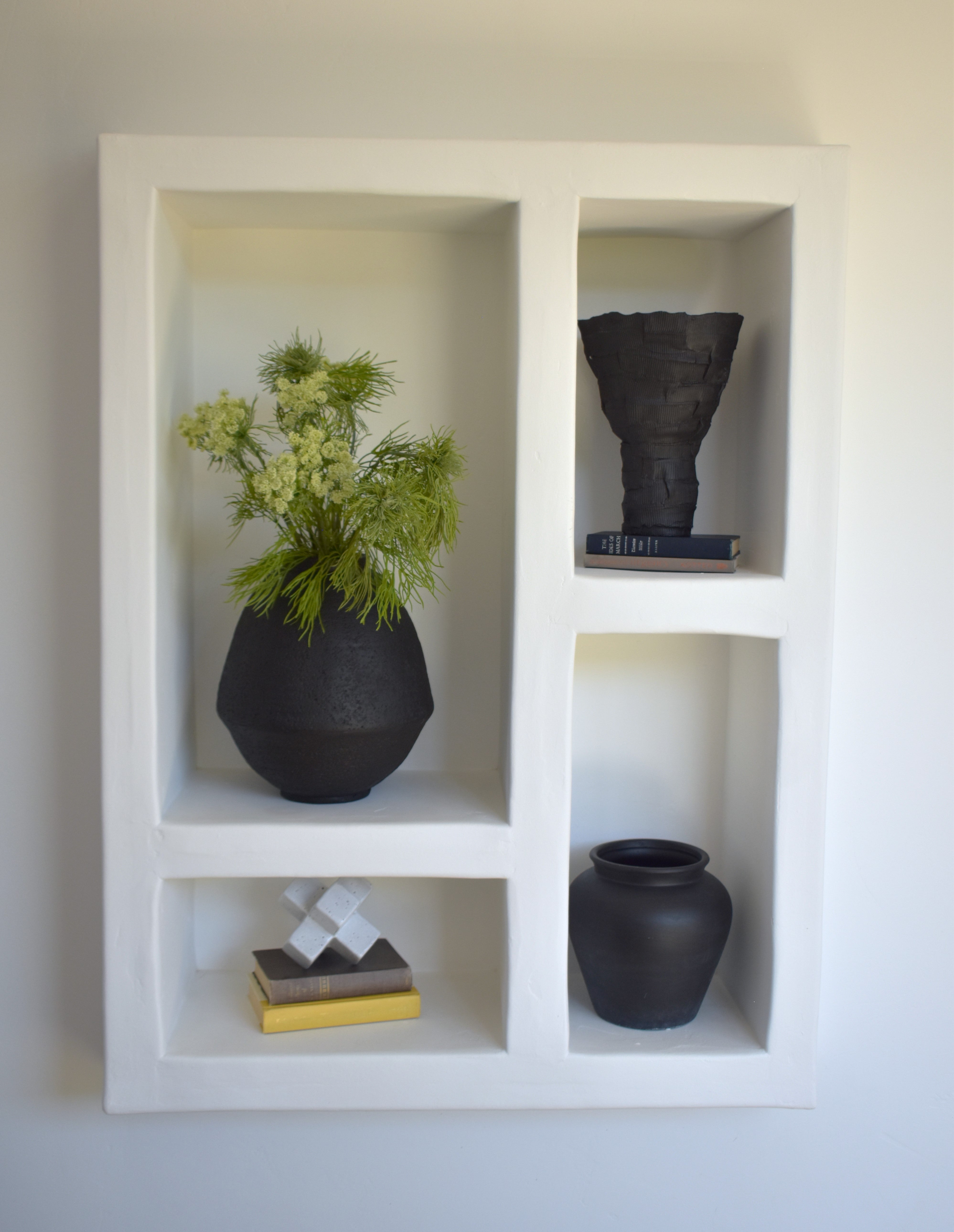 Bryant Vase with Queen Anne's Lace   AR1014