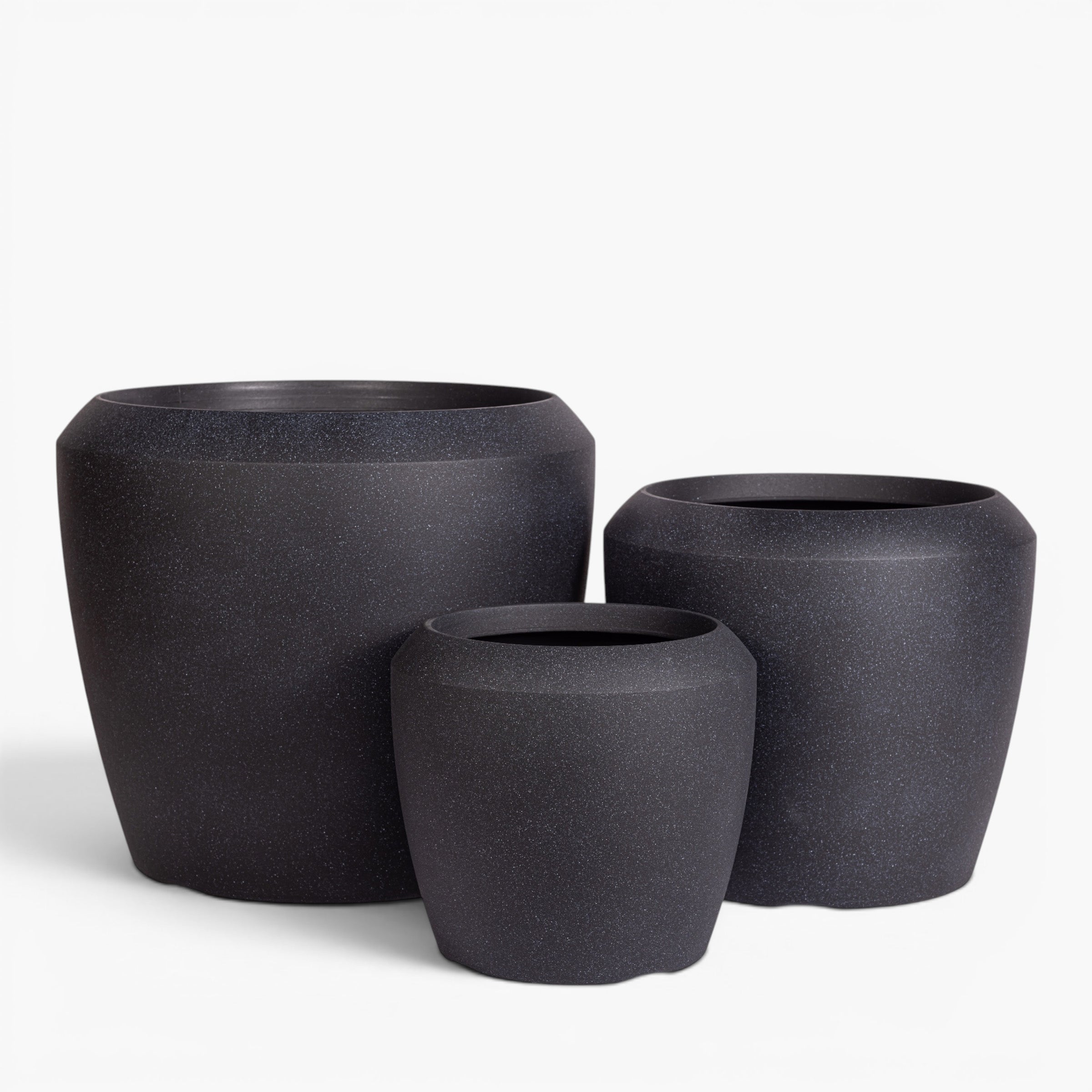 Brynn Planter Black  CN1460WH | CN1461BK