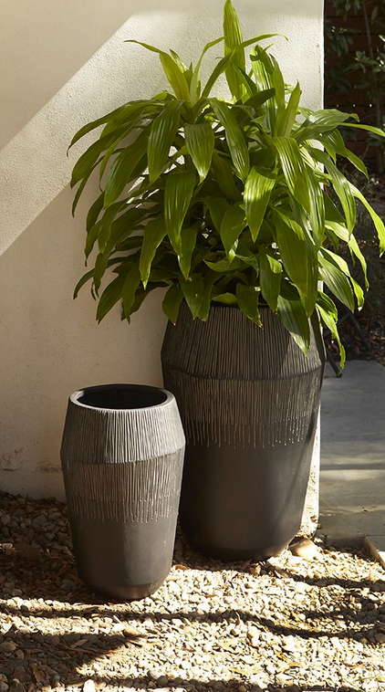 Jada Planter    CN1203